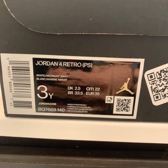 Jordan 4 Retro - Picture 2 of 3